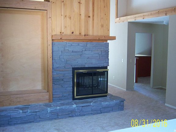 4th image of 16748 Alpine Dr