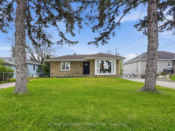 23 McMaster Ave S, Hamilton, ON L9H 4M6