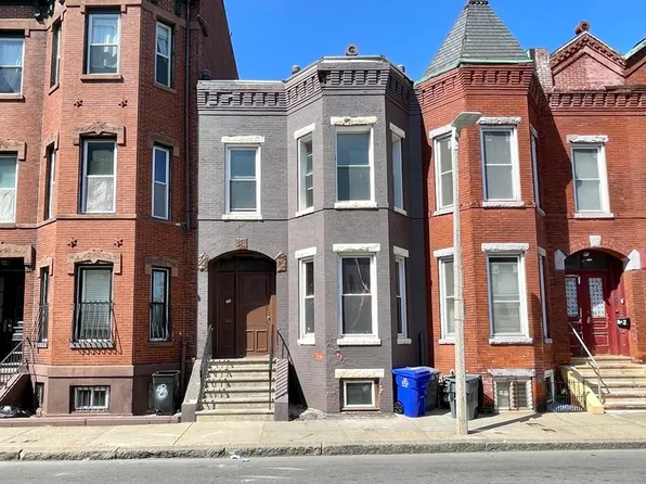 8 Moreland St, Roxbury, MA 02119