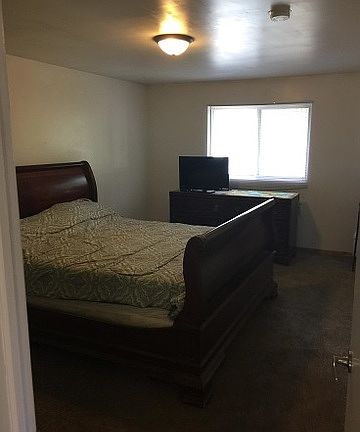4th image of 14818 Dorchester Ave