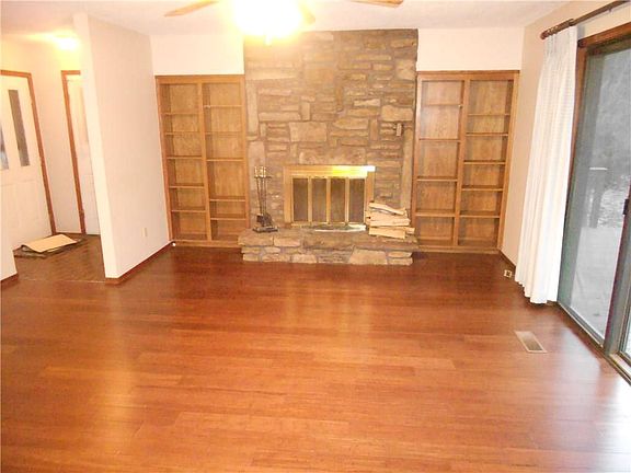 4th image of 9 Whitfield Ln
