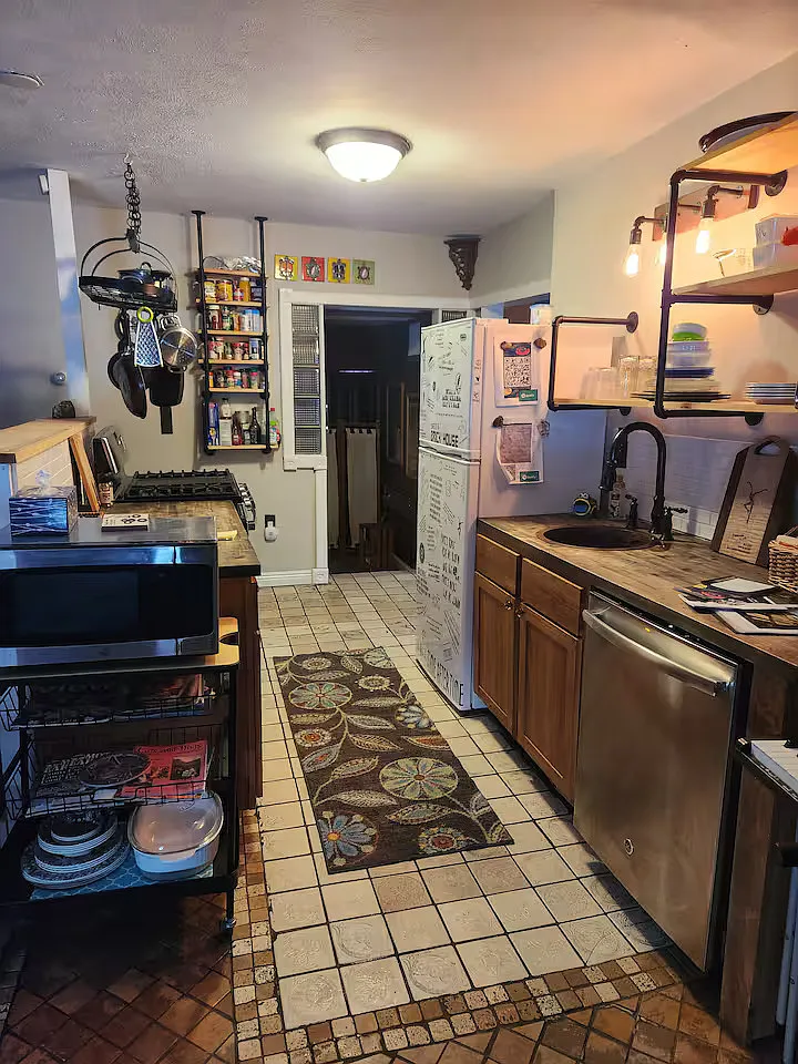 2 bed, 1204 sqft, $1,800 — Photo 2