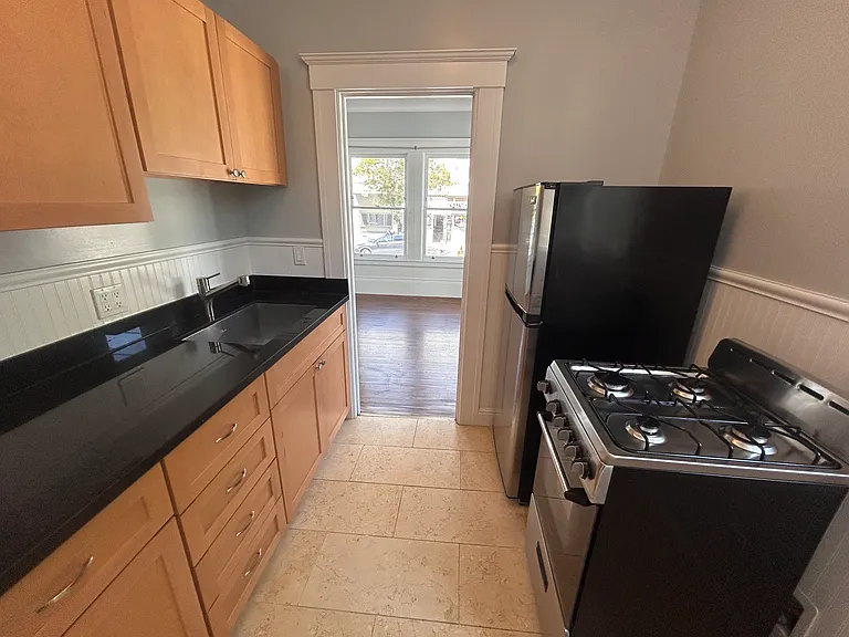 399 Steiner St — Photo 9
