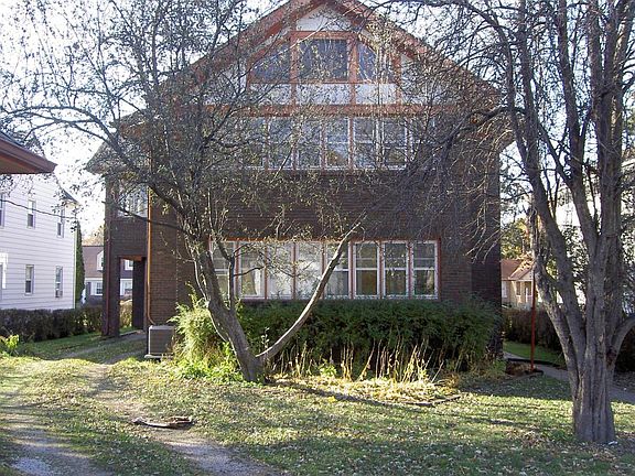 2nd image of 2335 Leclaire St #1