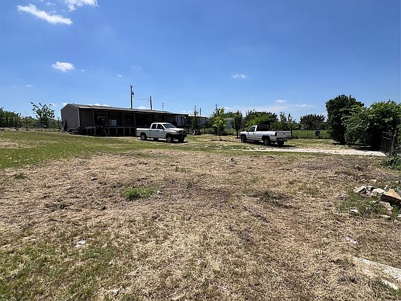 2nd image of 4215 Lanark Dr