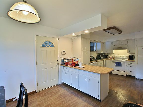3rd image of 70 Florence Ave