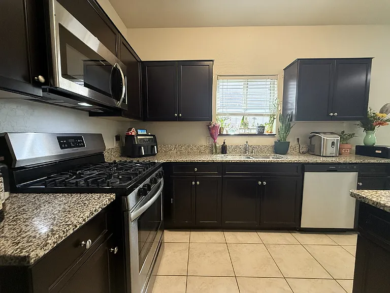 30187 W Avalon Dr — Photo 13