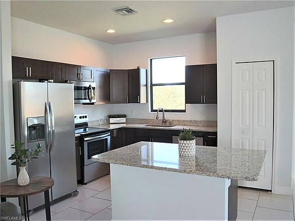 5th image of 4008 6th St W