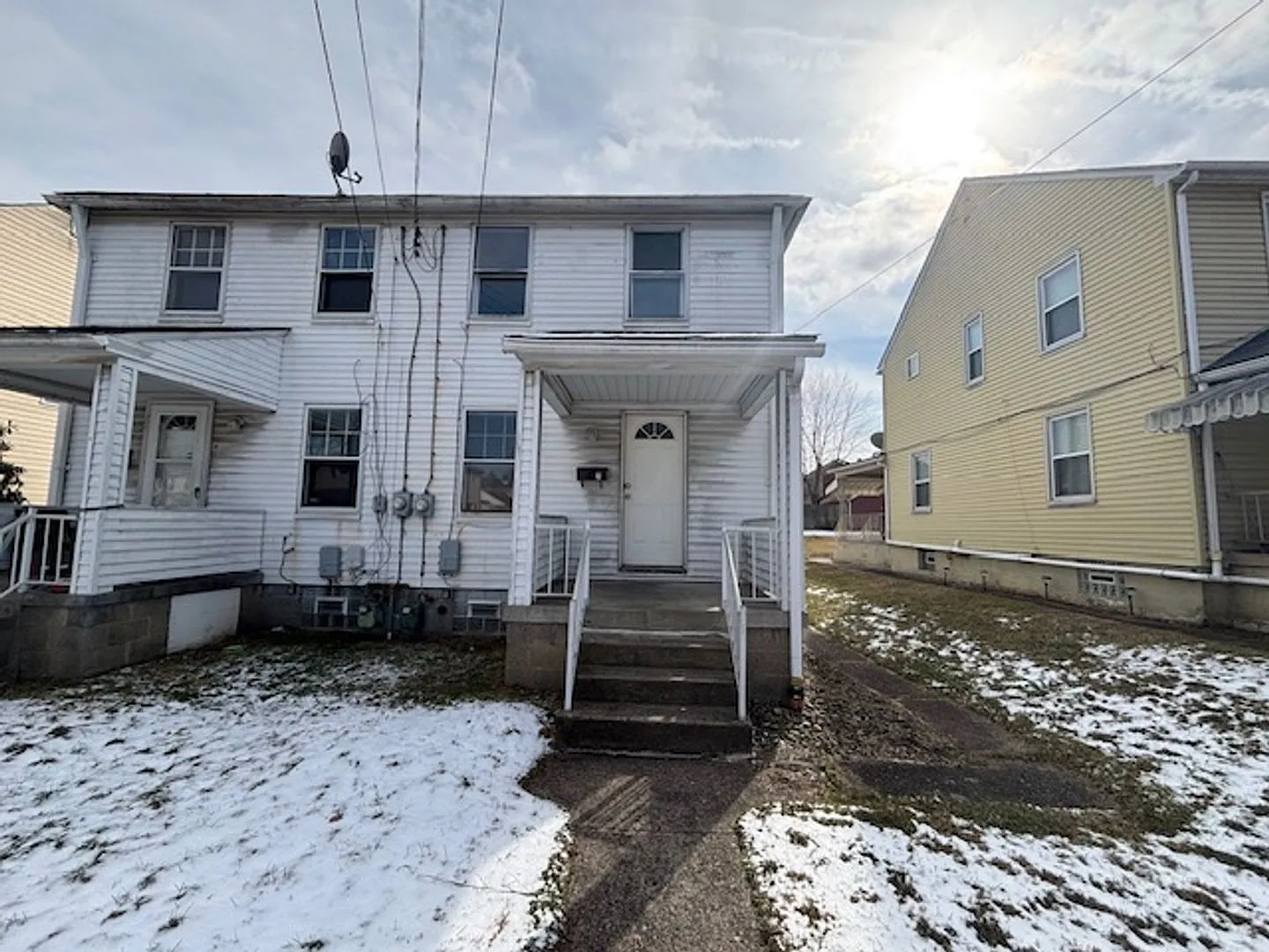 618 Farnsworth Ave. Clairton, PA 15025 2 bed/1 bath — Photo 1