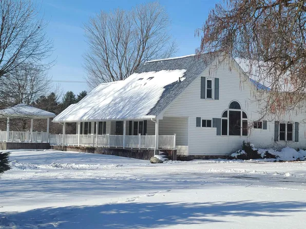 6784 Lakeshore Rd, Lexington, MI 48450