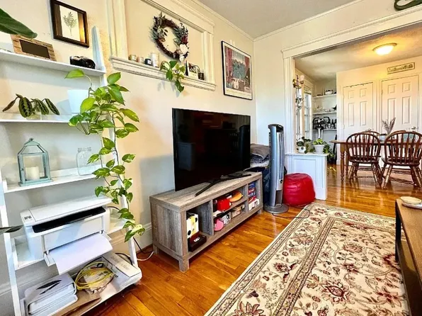 225 Summer St #A, Somerville, MA 02143