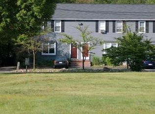 10 Michaelson Dr APT 2, North Attleboro, MA 02760