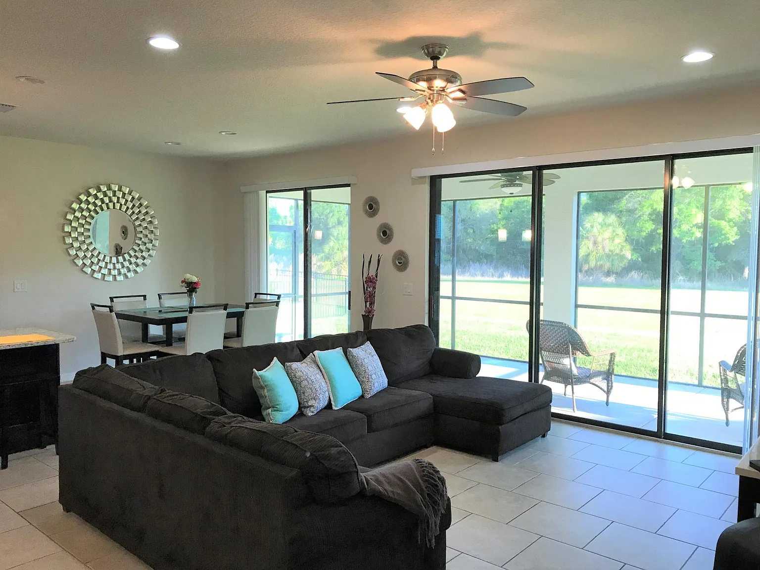 780 Rosemary Cir — Photo 4