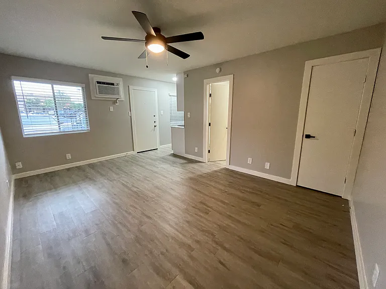 45 Flats — Photo 9