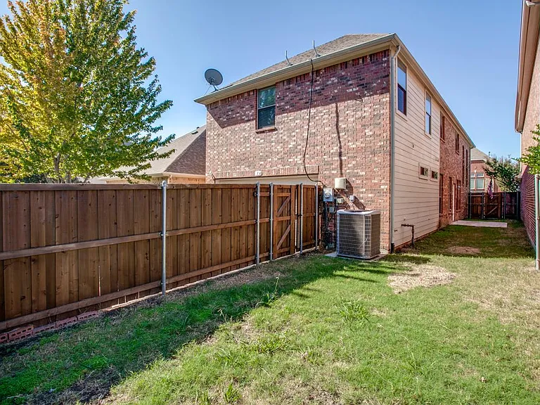 7116 Occidental Rd — Photo 14