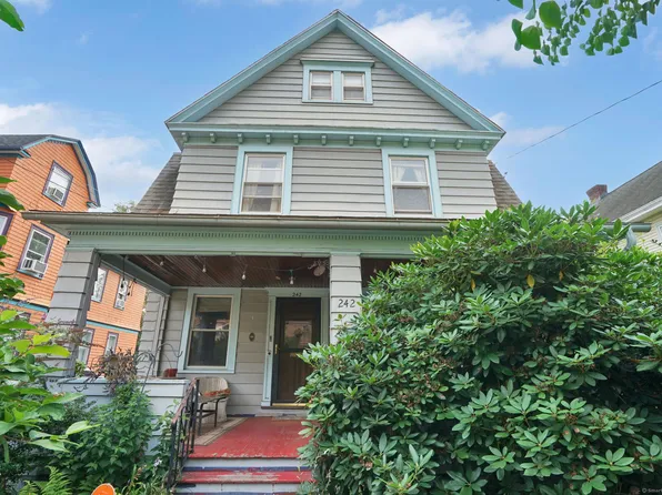 242 Oxford Street, Hartford, CT 06105