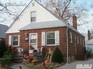 13 S Georgia St, Valley Stream, NY 11580