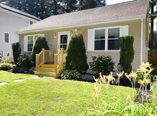 34 13th Ave, Halifax, MA 02338