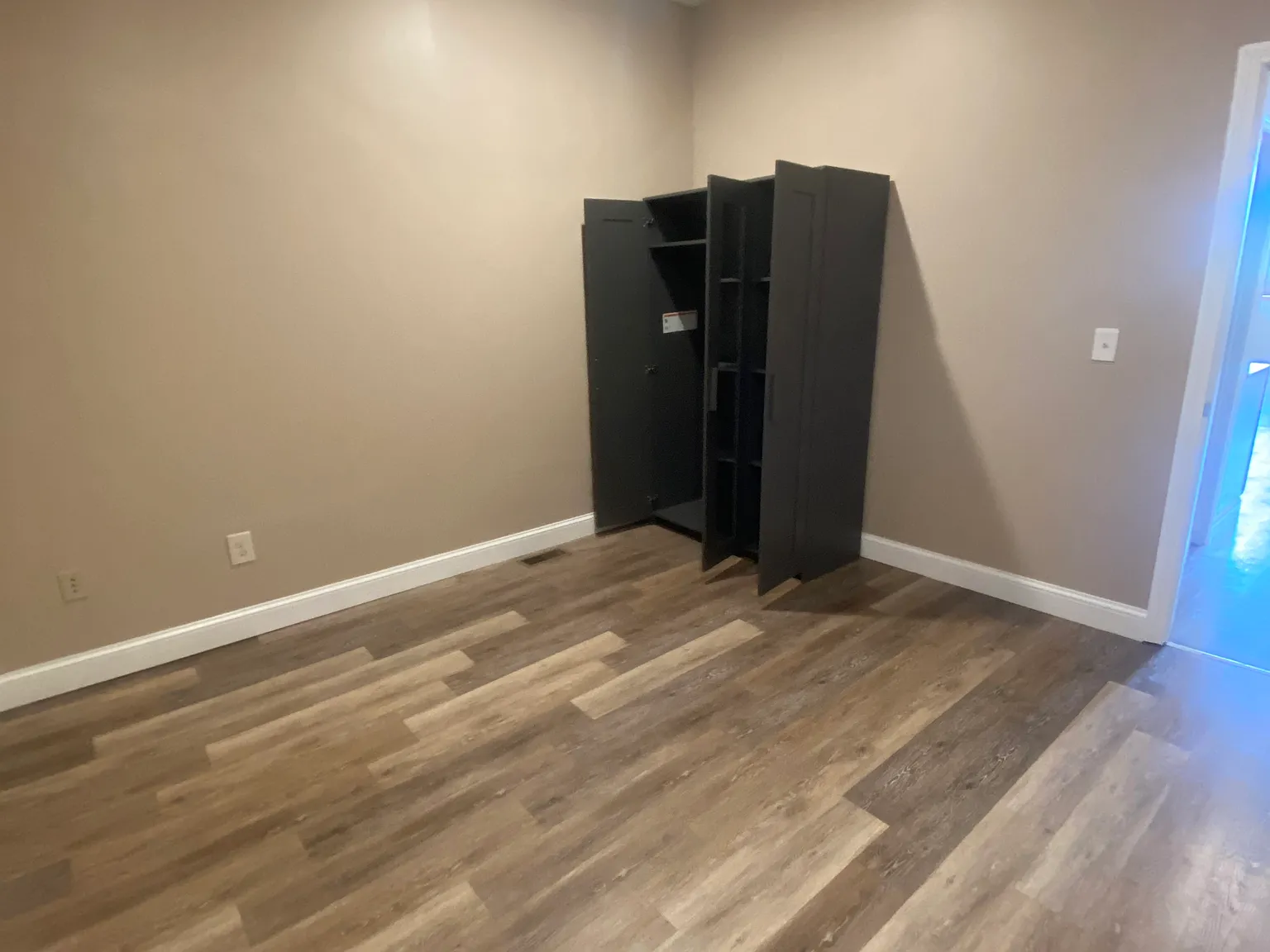 2 bed, 1000 sqft, $1,700 — Photo 4