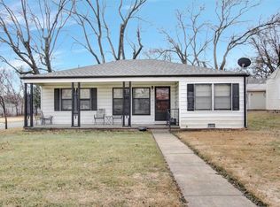 111 E Glenn St, Mulvane, KS 67110