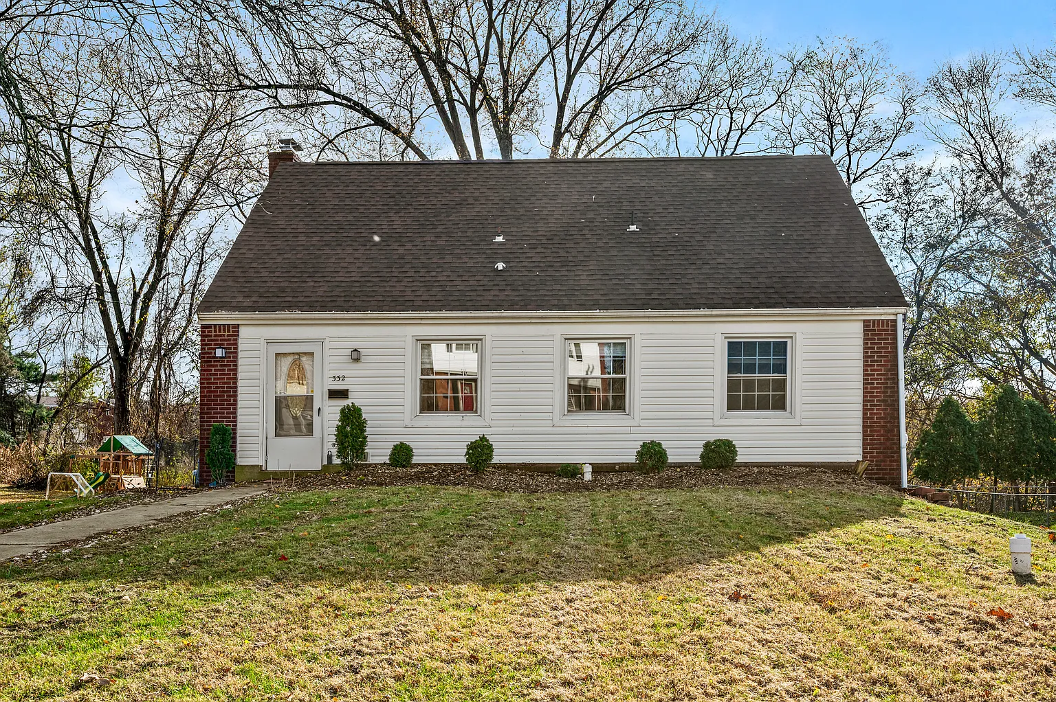 332 Bryant Dr photo 1