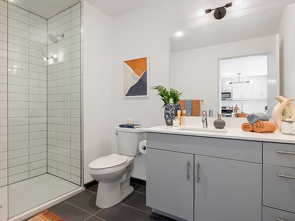 4th image of 570 N 5th St Unit 534