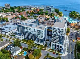 125 Bronte Rd #APH1-07, Oakville, ON L6L 0H1