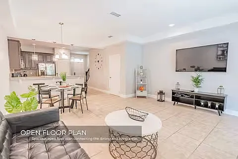 3 bed, 2.5 bath, 1632 sqft, $2,090 — Photo 2