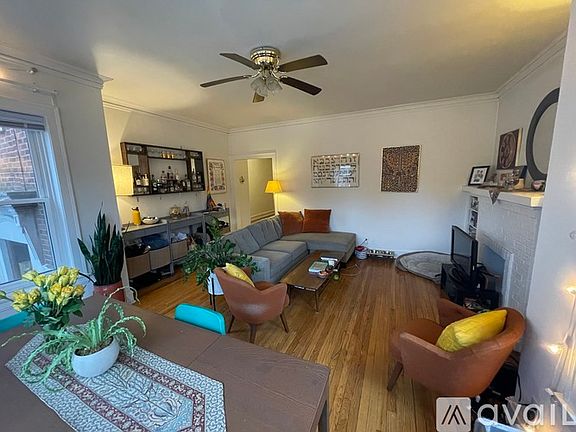 4th image of 1722 W Carmen Ave #1E