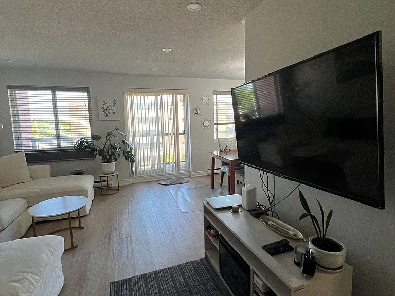 131 Taunton Rd E #409 — Photo 7