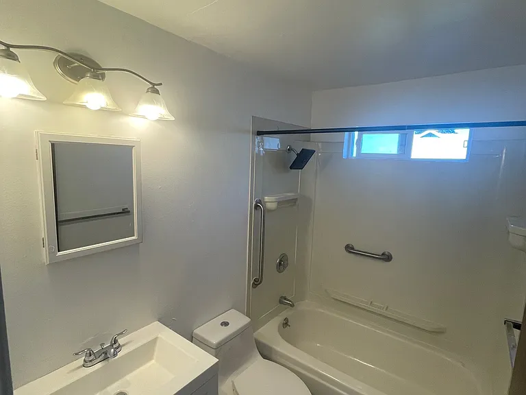 816 N 4th St #5 — Photo 8