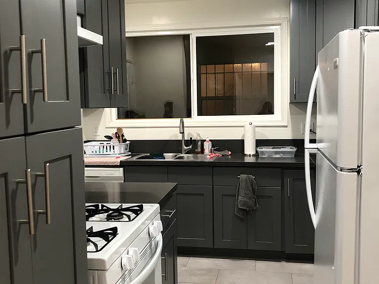 424 Landfair Ave — Photo 6