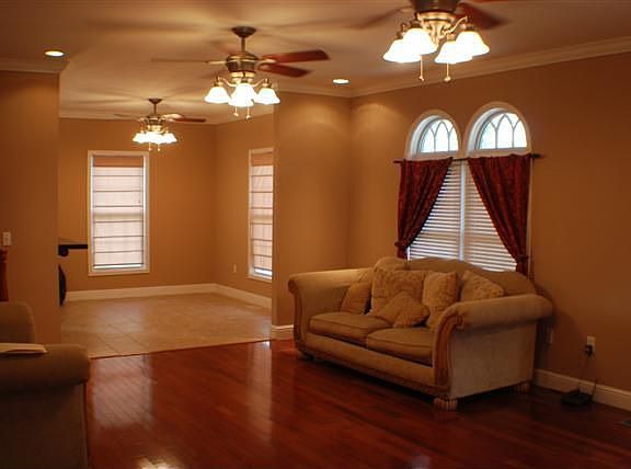 4th image of 155 Kendallwood Dr