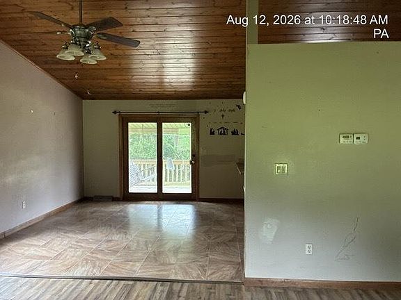 5th image of 974 Hickory Rd