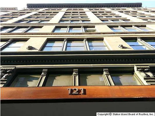 Sold by Thomas Gugliucci Real Estate | media 1