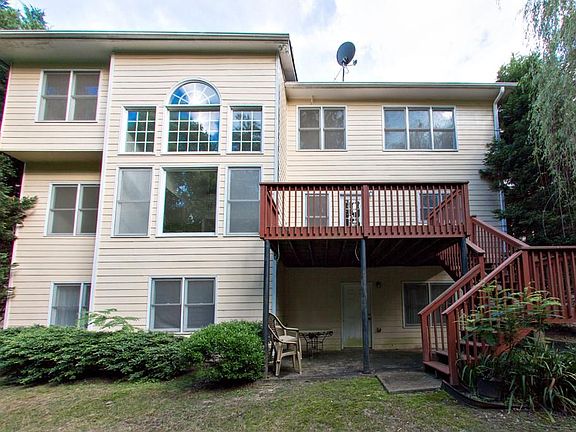 2nd image of 2820 Olde Town Park Dr