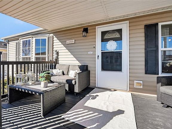 4th image of 3033 Townline Rd #211