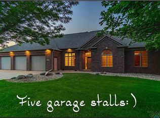 5704 S Prairie View Ct, Sioux Falls, SD 57108