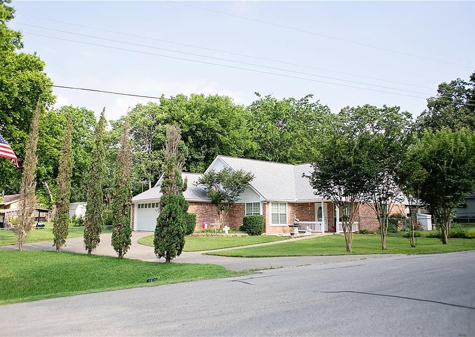 1st image of 136 Seaside Dr