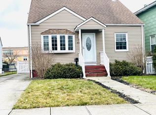 515 Knopf St, Linden, NJ 07036
