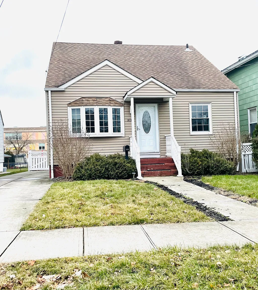 515 Knopf St photo 1