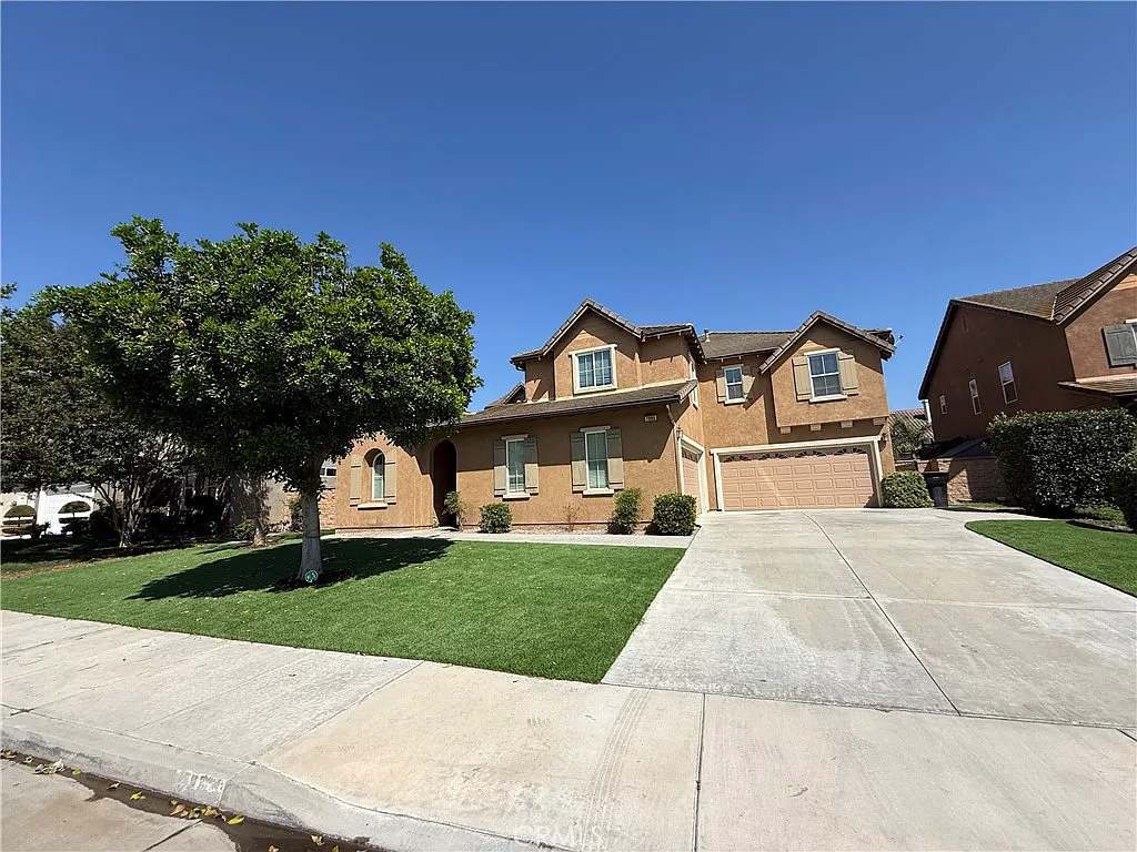 7 bed, 3770 sqft, $4,400 — Photo 4