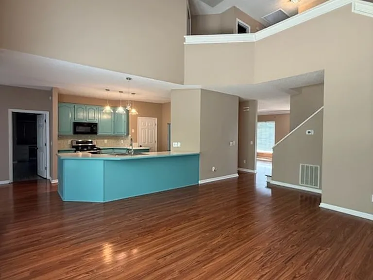 1464 Chandler Cir — Photo 6