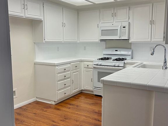 4th image of 2500 N Tustin Ave Unit E