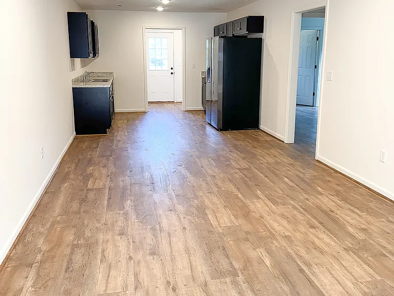 304 Parris St SE #B — Photo 2