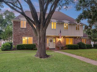 2527 Fairway Dr, Sugar Land, TX 77478