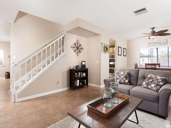 5th image of 247 Arlington Cir