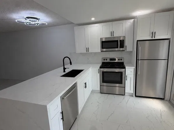 2161 NE 1ST Court #105, Boynton Beach, FL 33435