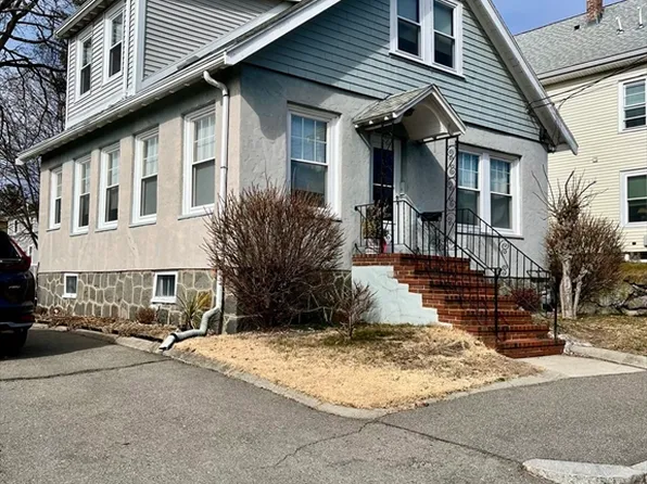 33 Business St, Hyde Park, MA 02136