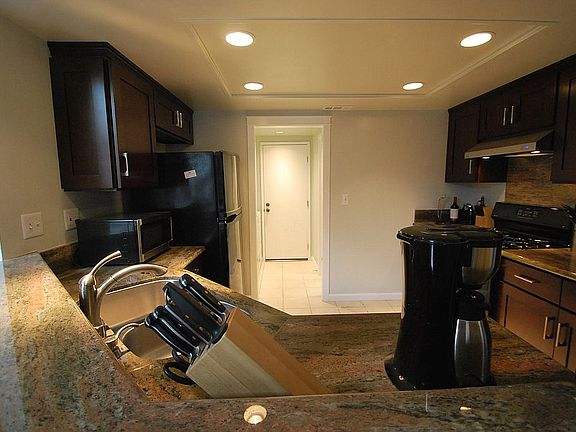 3rd image of 12852 Hampshire Pl